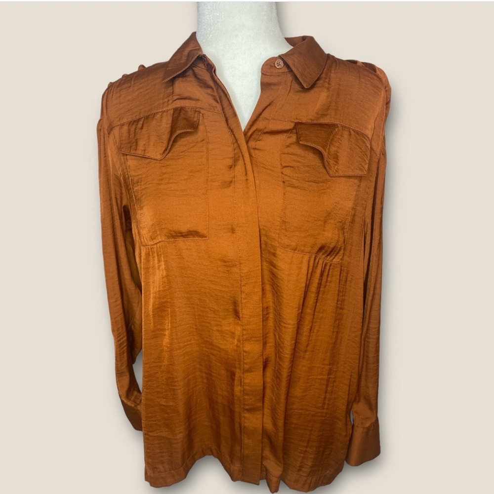 Simply Vera Wang long sleeve collard top size S.